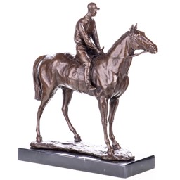 Zsoké - bronz szobor képe